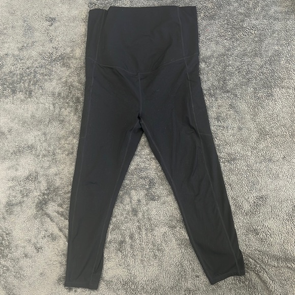 PureLuxe High-Waisted Maternity 7/8 Legging - Picture 2 of 7